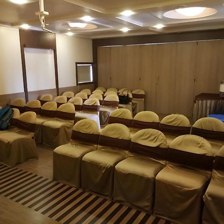 New Hotel Europa Inn Раджкот Екстер'єр фото