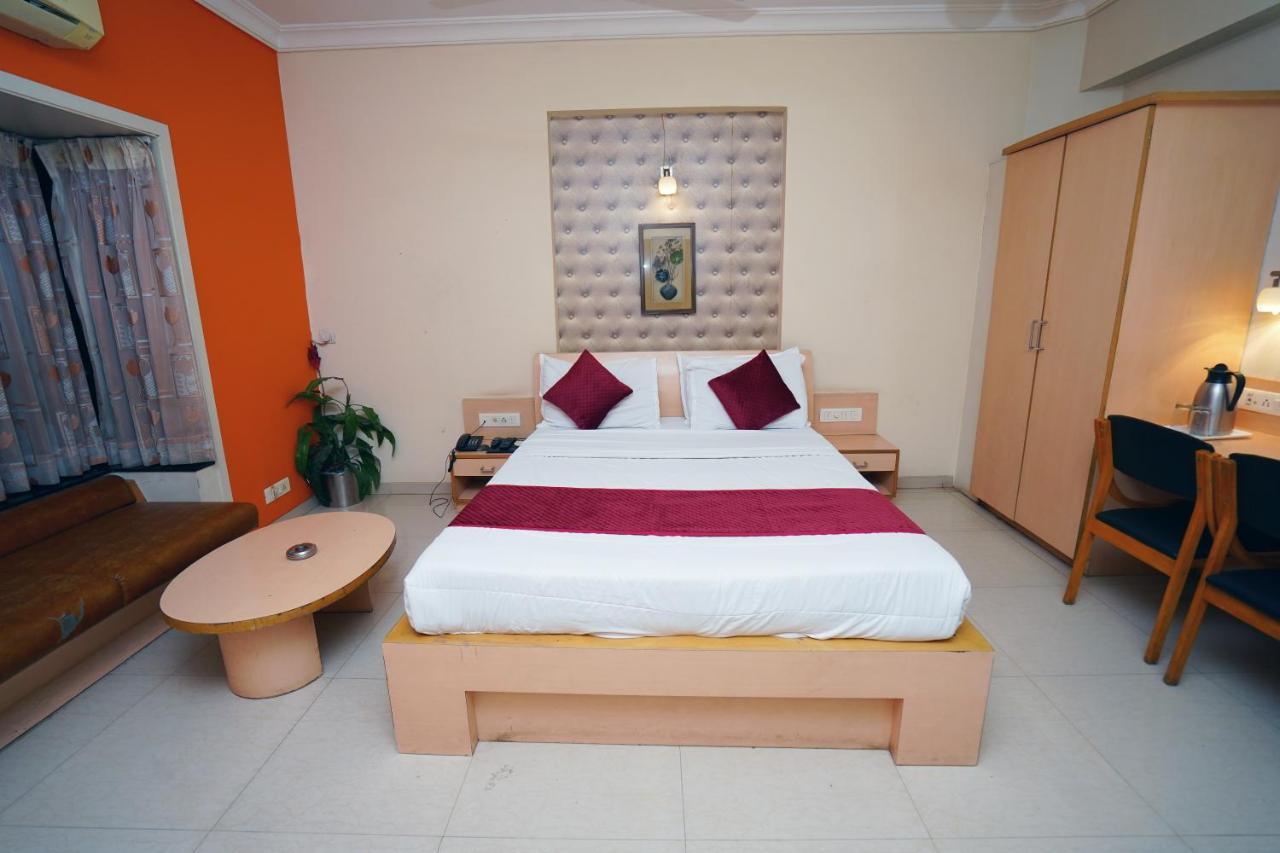 New Hotel Europa Inn Раджкот Екстер'єр фото
