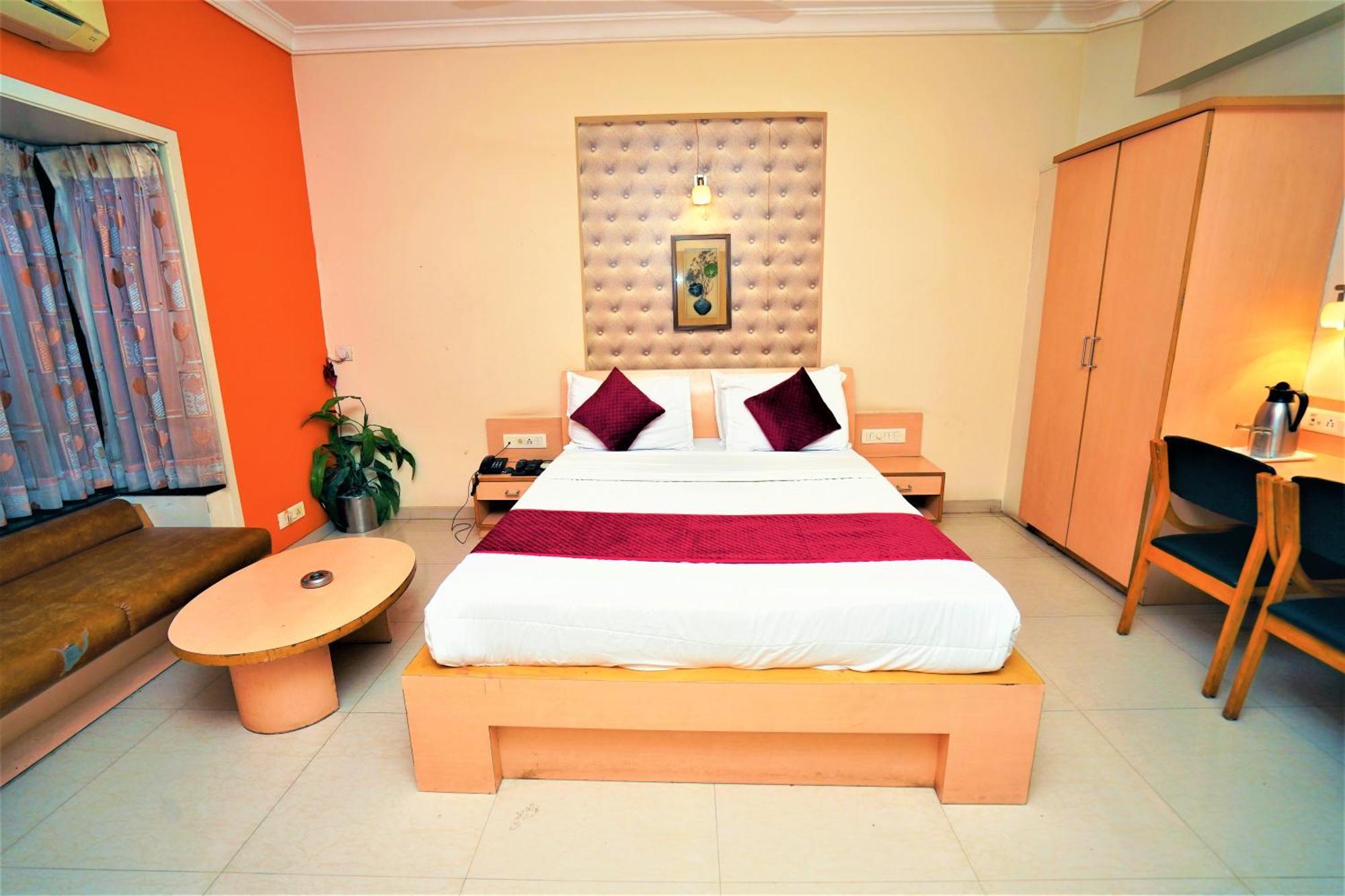 New Hotel Europa Inn Раджкот Екстер'єр фото