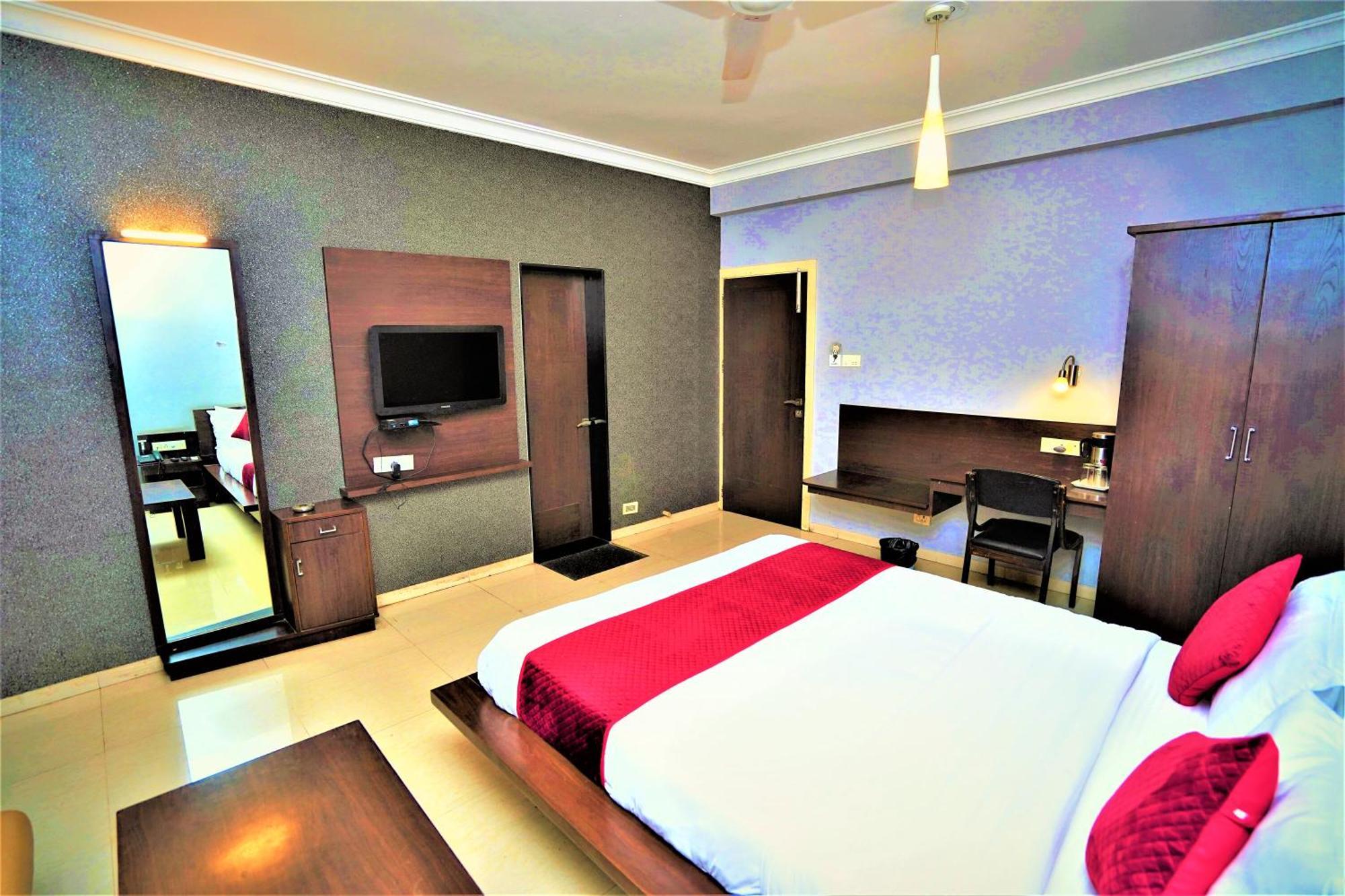 New Hotel Europa Inn Раджкот Екстер'єр фото